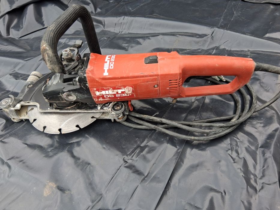 Mașină de canelat /Flex Hilti DC 230