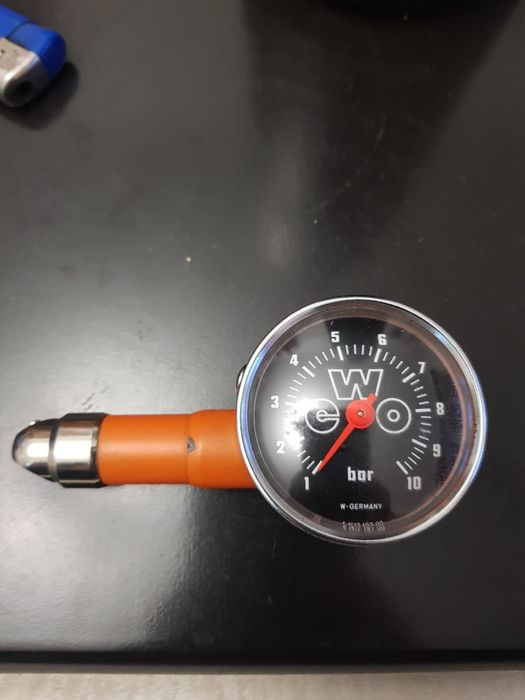 Vand un manometru profesional