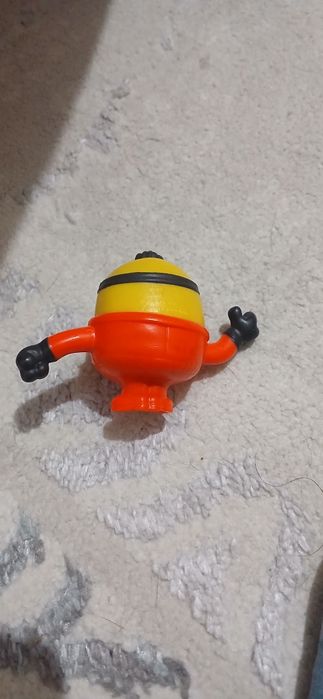 Игрушка миньон happy meal от McDonald's