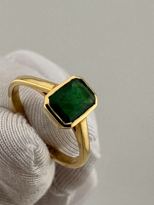 Продам кольцо Изумруд