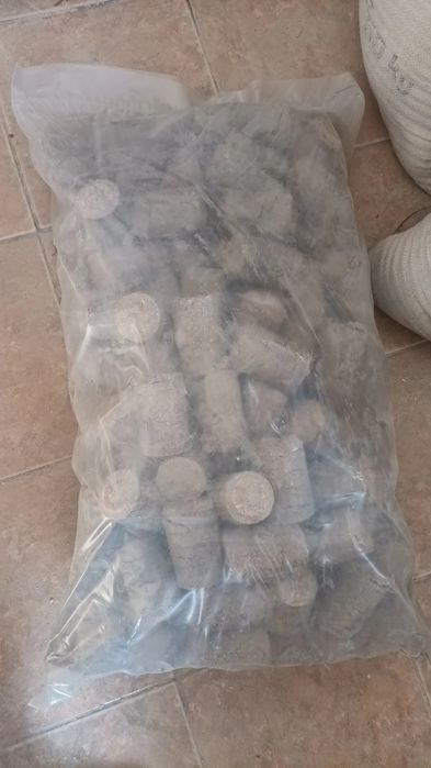 Vând peleți și brichete din rumeguș
