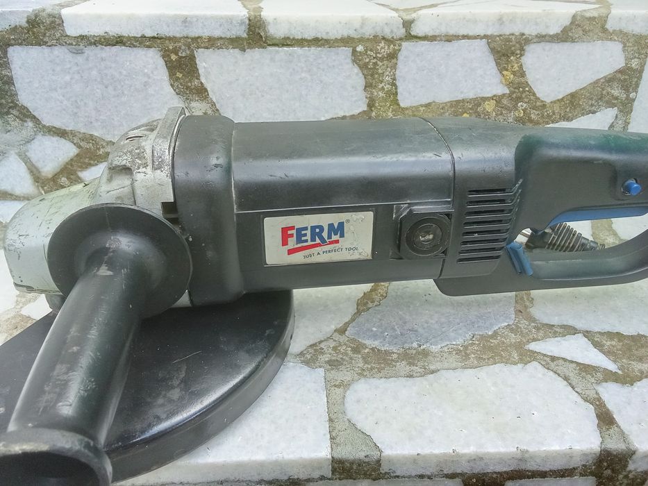 Продавам Ъглошлайф FERM