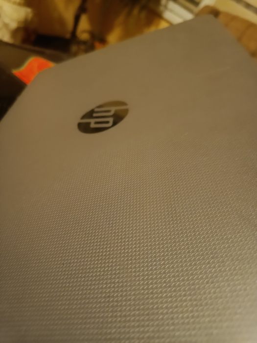 Двуядрен  лаптоп  HP250G4