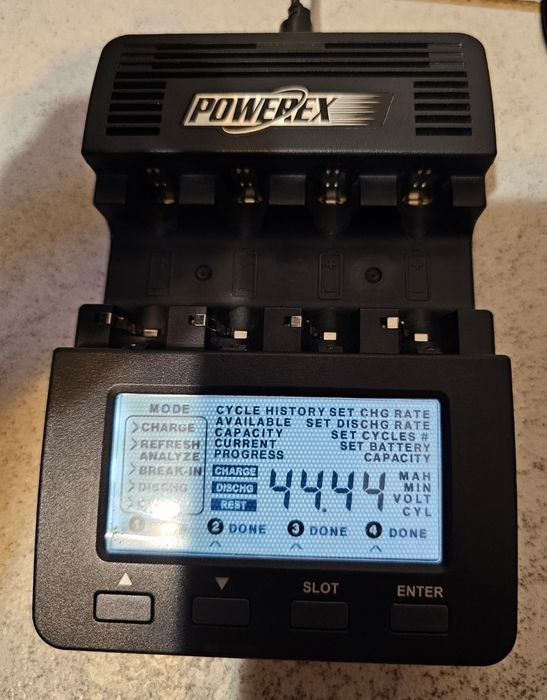 Incarcator baterii Powerex Încărcător MAHA MH-C900