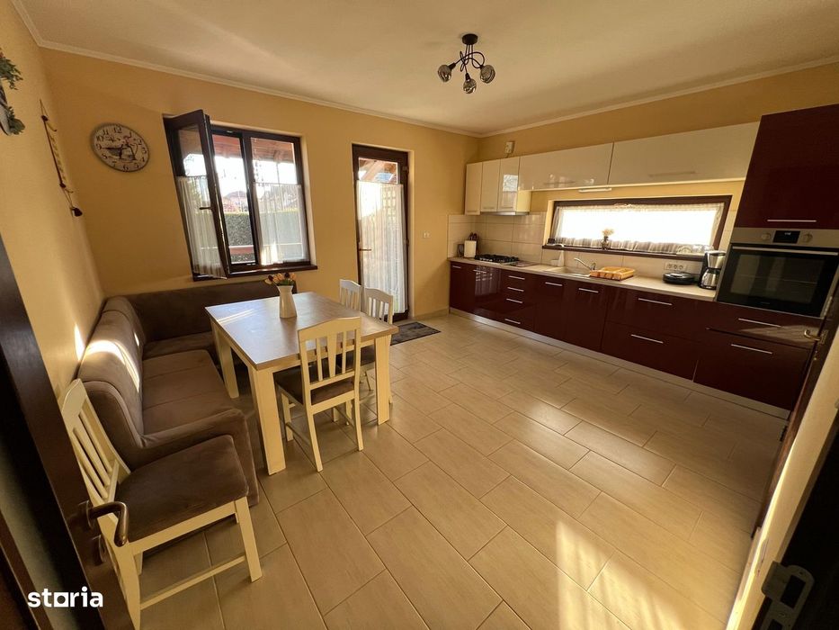 Casa parter 3 camere, garaj si anexa