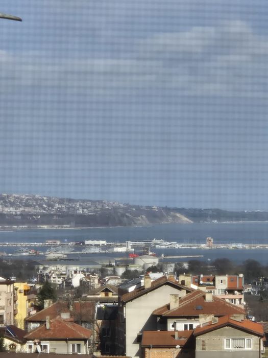 Продава 2 етажа от къща