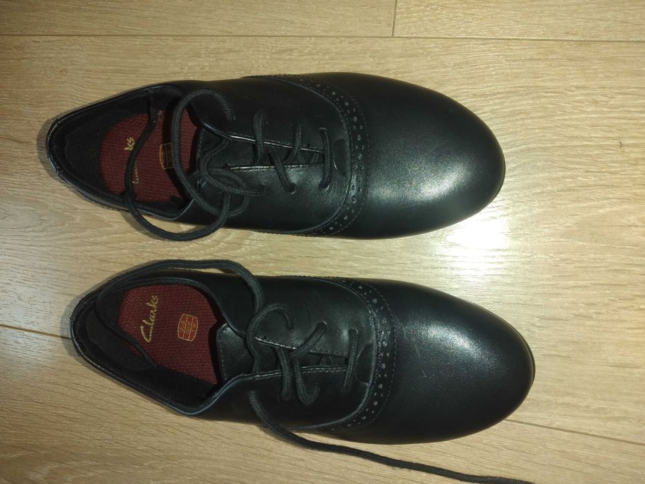 Официални детски обувки Clarks 32