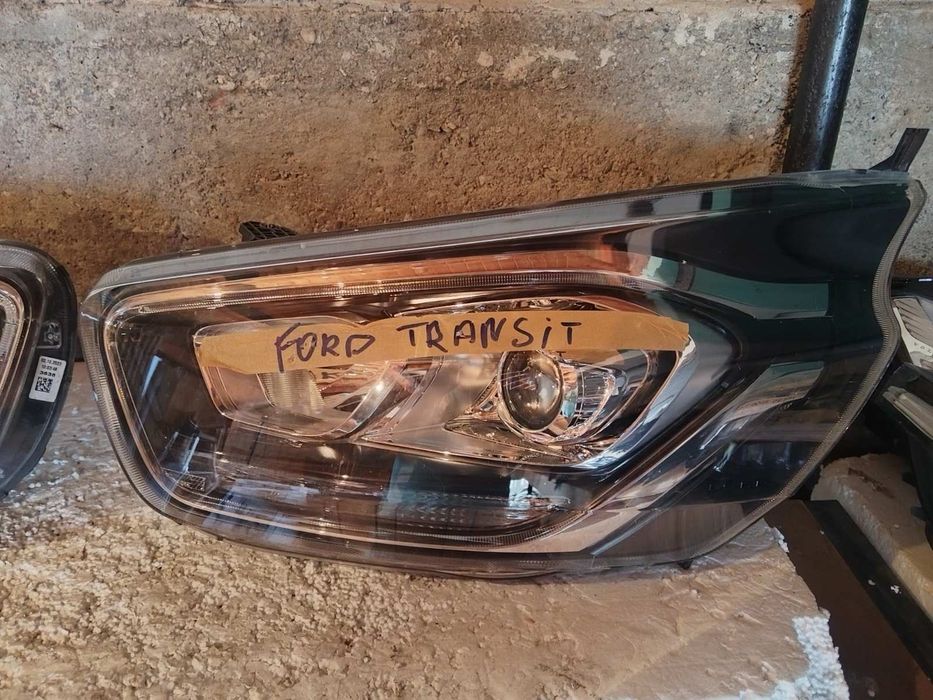 Оригинален комплект фарове за Форд транзит къстъм ford transit custom 2019++