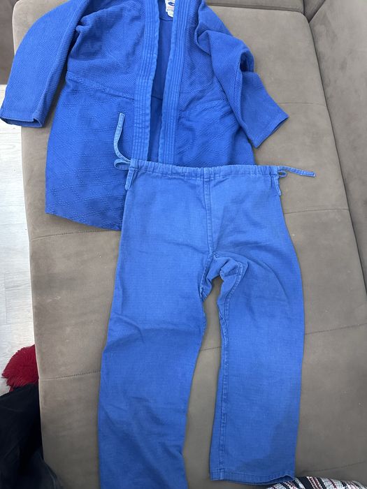 Кимоно айкидо. Размер на рост 150. Верхняя куртка новая. Штаны бу