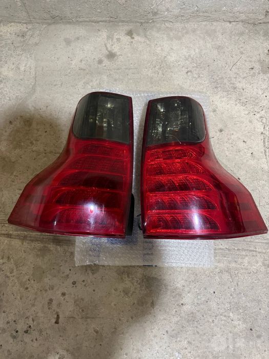 Toyota Prado Lexus 460 stop