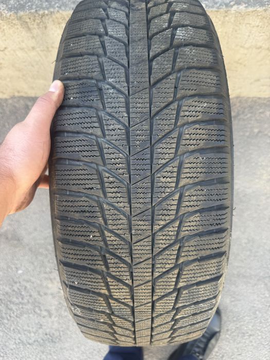 Продам зимние шины R18