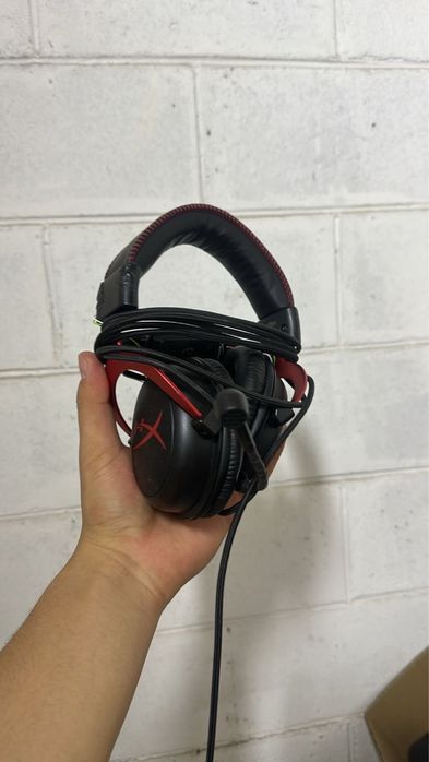 Наушини и клавиатура от компании HyperX