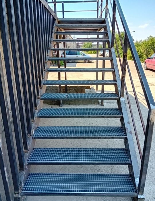 Scări zincate metalice la comandă