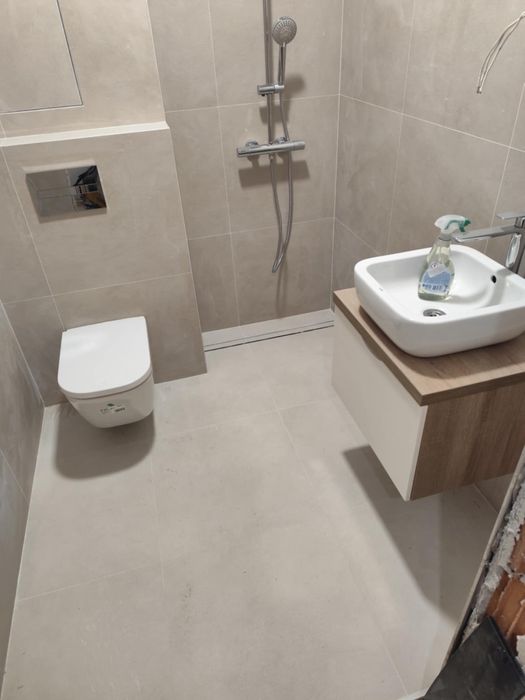 Семейство предлага цялостни услуги за дома и офиса