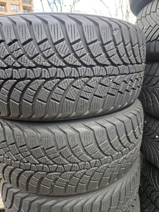 4бр. 225 50 16 Kumho зимни.