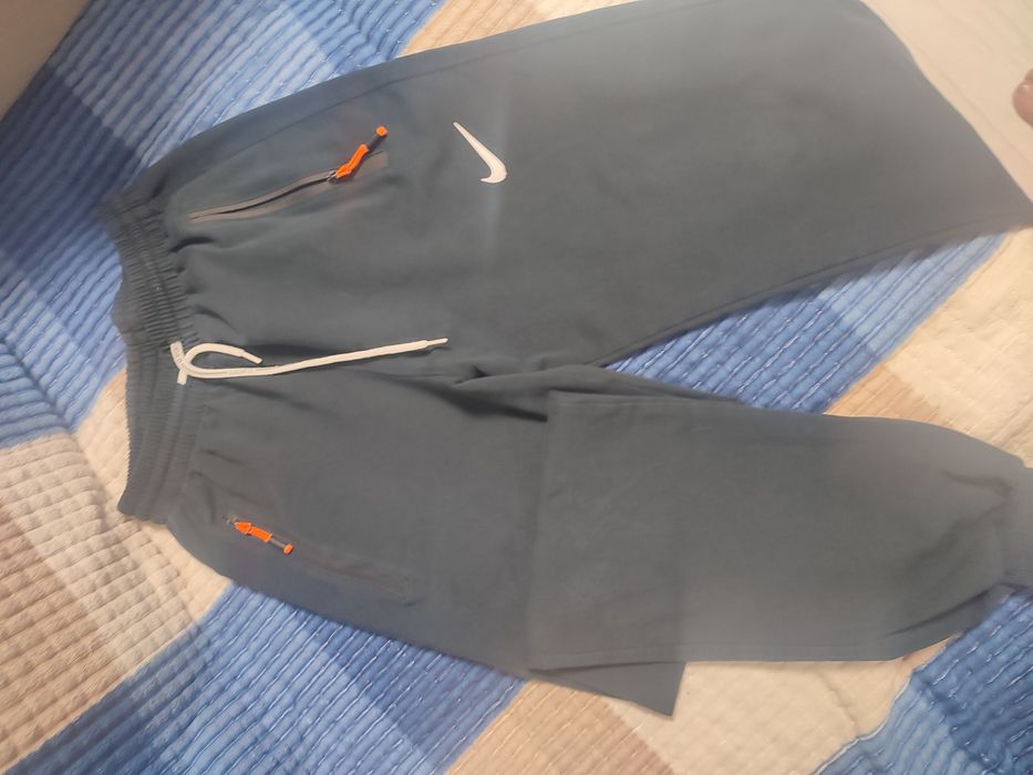 Продам джинсы и трико