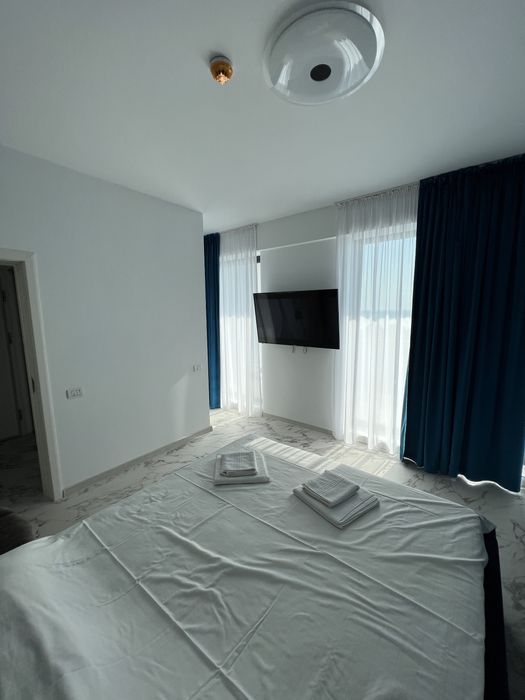 INCHIRIEZ/Regim hotelier apartament cu terasa vedere la mare/lac