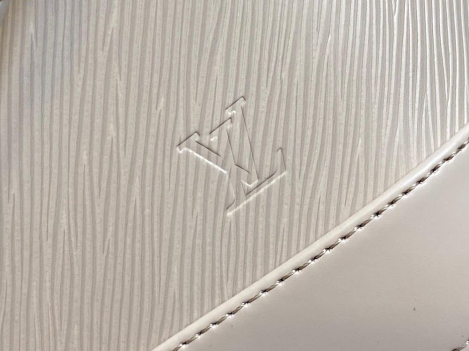 Кожена bucket чанта Louis Vuitton