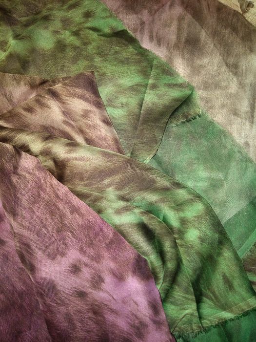 Продам отрезы ткани (шёлк, шифон)