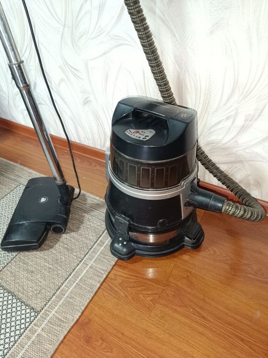 Мощный пылесос с аквафильтром Aura Roboclean 114F +