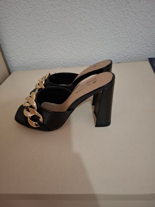 Елегантни чехли по 20€