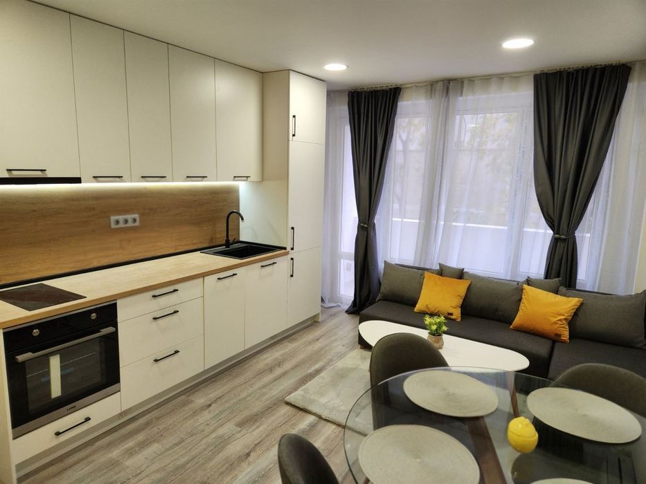 Продава се Двустаен апартамент в София, Света Троица - 42 кв.м за 3331 €/кв.м - Снимка #1