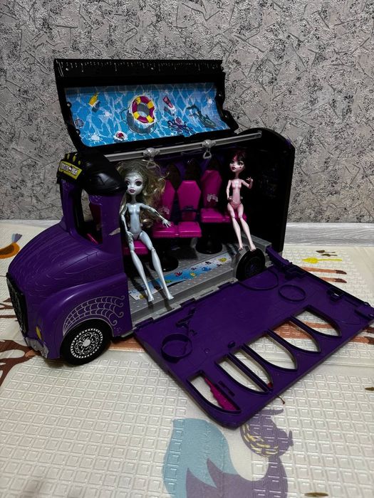 Куклы монстер хай + автобус оригинал.