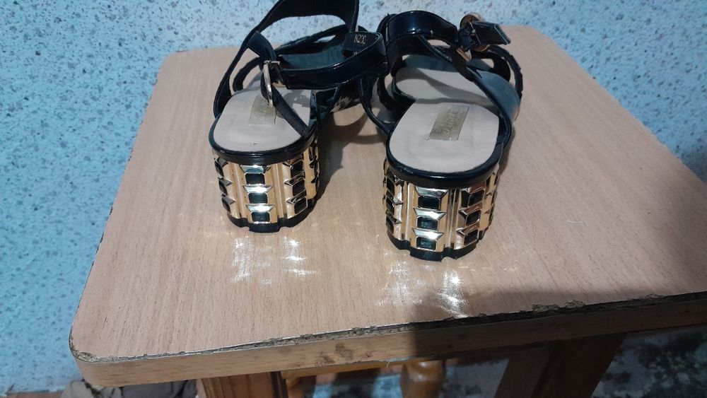 Продам женские обуви