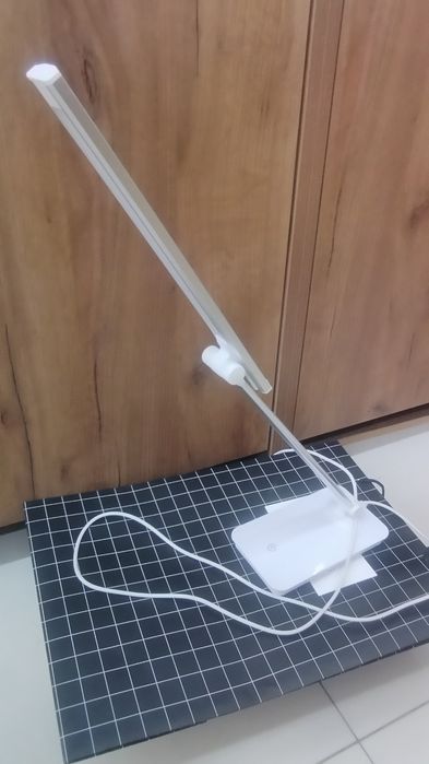 Настольная LED-лампа в подарок.
