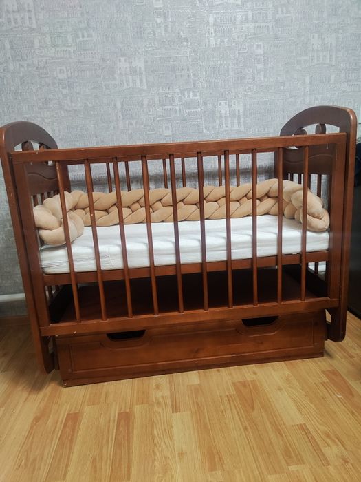 Продам манеж с матрацем