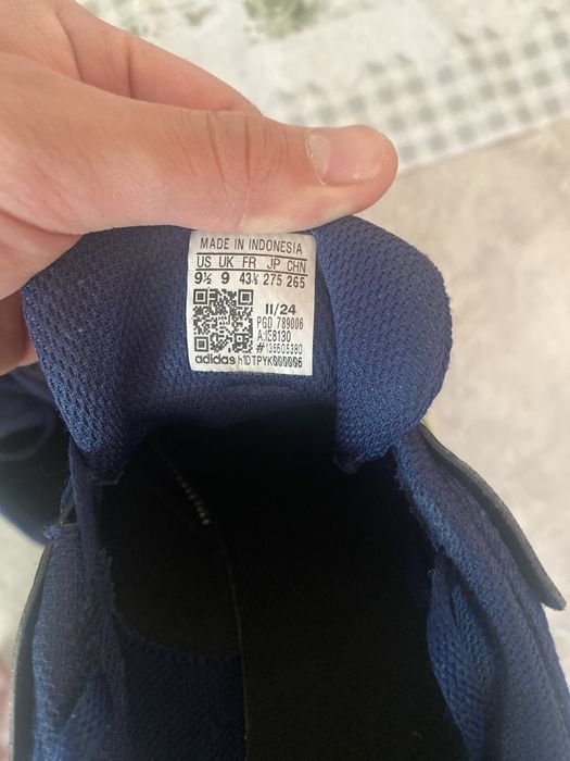 Продам кроссовки adidas оригинал