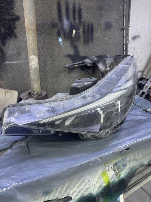 Продам фару Hyundai Elantra