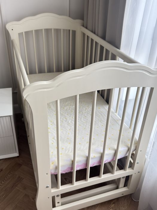 Манеж и коляска продается б у