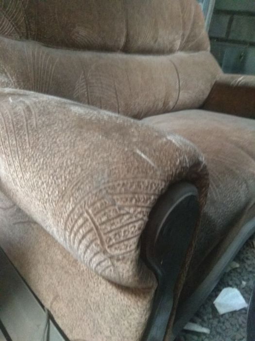 Продам диван двухместный