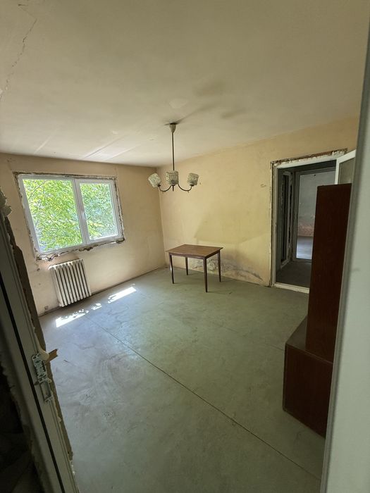 Vând apartament în Alexandria cu două camere semidecomandat langă autogara București 2 din 4