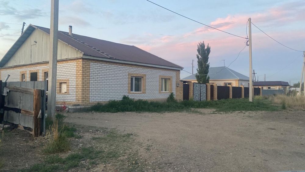 Продам дом на Восточном вдоль трассы