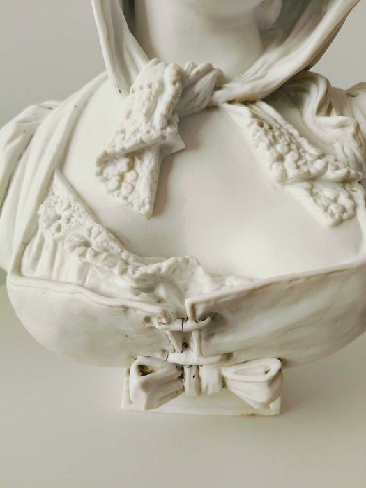 Hector Lemaire - Fanchonnette, Statueta art nouveau portelan biscuit
