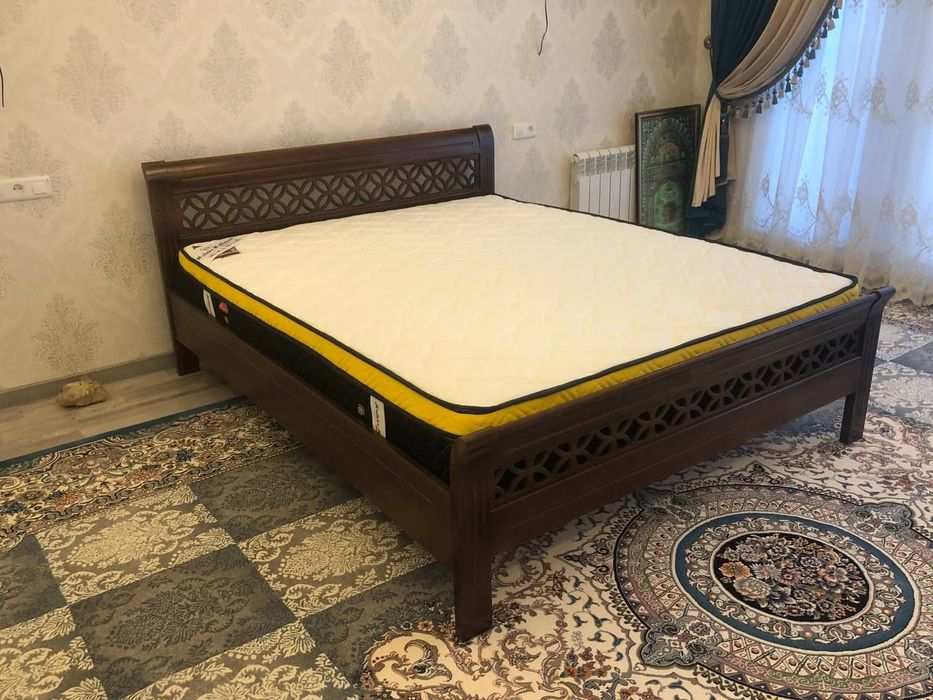 кровать двуспальная