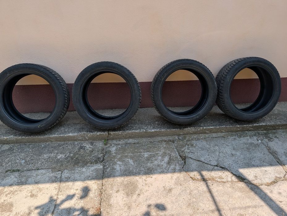 Cauciucuri Dunlop  iarna R18/45/235