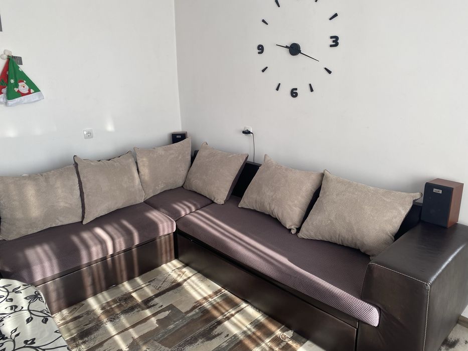 Ъглов диван с функция сън