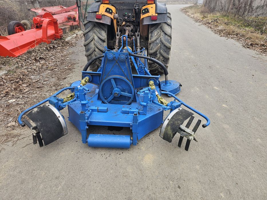 Откланяща се косачка мулчер