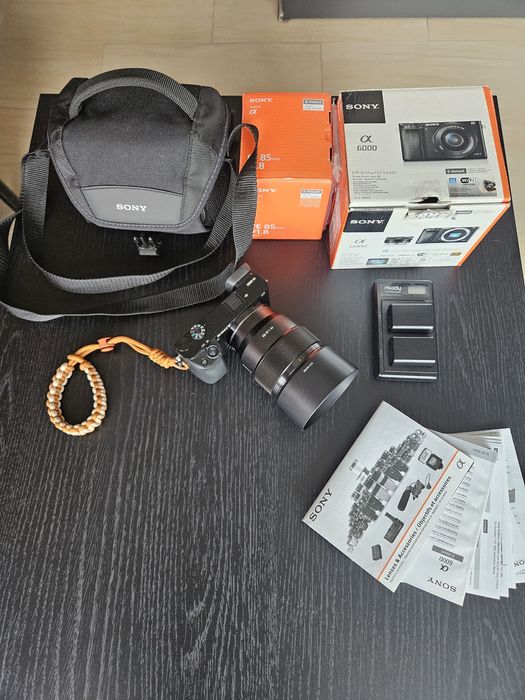 Sony A6000 + Sony FE 85mm f/1.8