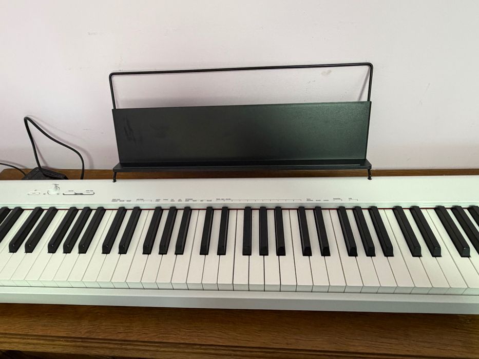 Синтезатор Casio - CDP-S110, бял