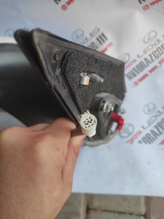 Зеркало левое Land Cruiser 200