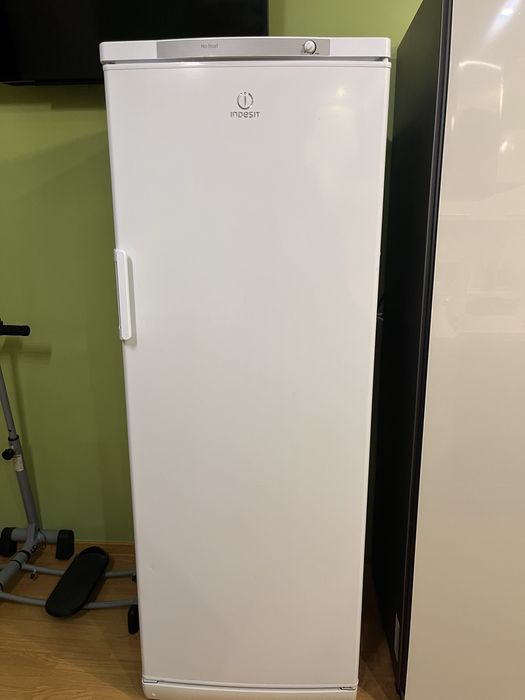 Продам морозильник