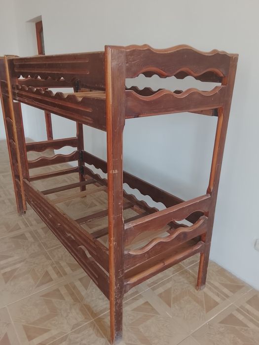Krovat sotiladi.