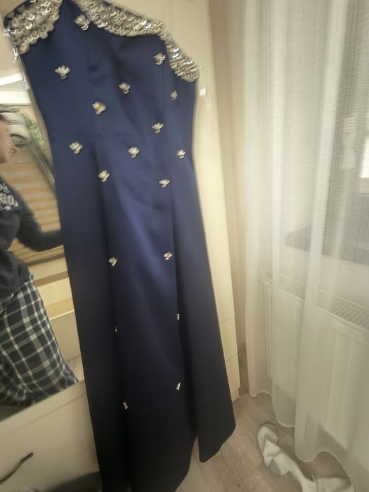 официална рокля с камъни