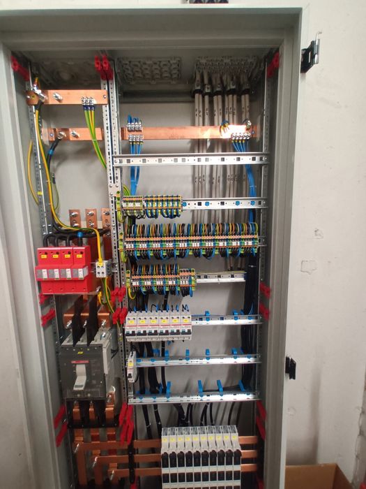 Electrician Autorizat-Intervenții rapide/Reparații/Instalații