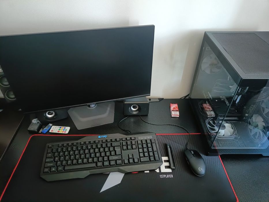 PC Gaming aproape nou (7 luni) Ryzen 5 5600X + RTX 3060 12 GB GDDR6 192 BIT + Monitor Gaming IPS Gigabyte, 24.5", Full HD, 1ms, 200Hz