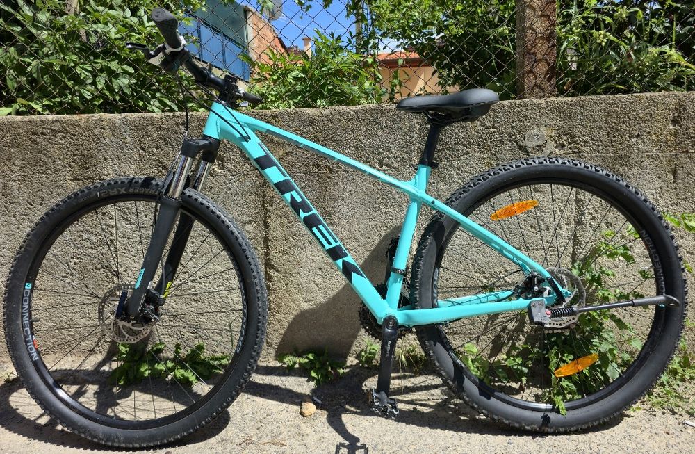 Trek Marlin 6 29 цола 24 скорости заключваща се вилка Дискови спирачки